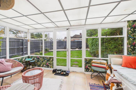 CAM03218G0-PR0824-STILL009-thumbnail-h750-70