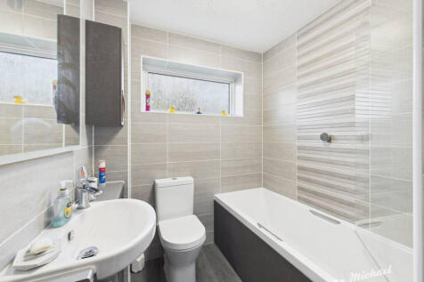 CAM03852G0-PR0471-STILL006-thumbnail-h750-70