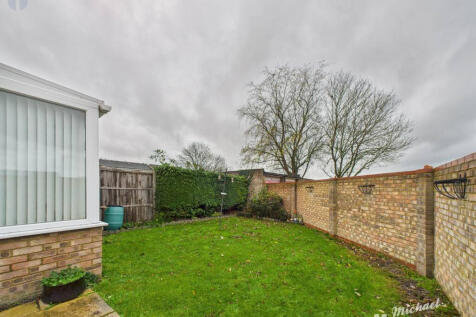 CAM03218G0-PR0826-STILL017-thumbnail-h750-70