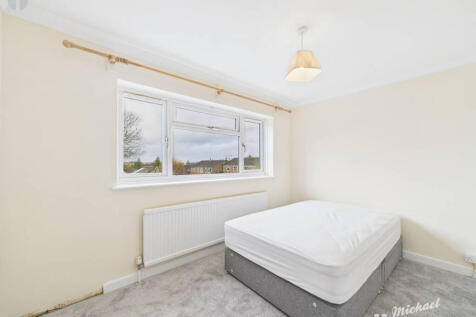 CAM03218G0-PR0826-STILL007-thumbnail-h750-70