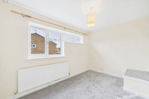 CAM03218G0-PR0826-STILL010-thumbnail-h750-70