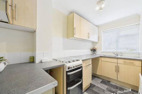 CAM03218G0-PR0826-STILL005-thumbnail-h750-70