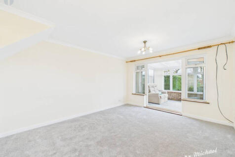 CAM03218G0-PR0826-STILL004-thumbnail-h750-70