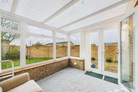 CAM03218G0-PR0826-STILL002-thumbnail-h750-70