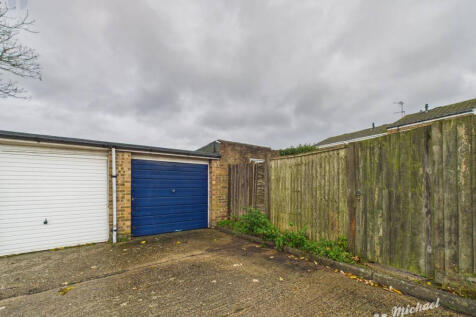 CAM03218G0-PR0826-STILL015-thumbnail-h750-70