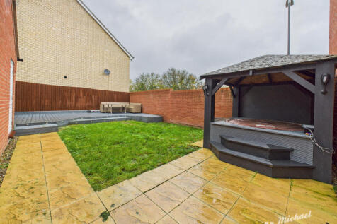 CAM03852G0-PR0472-STILL017