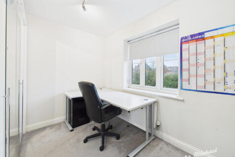 CAM03852G0-PR0472-STILL014