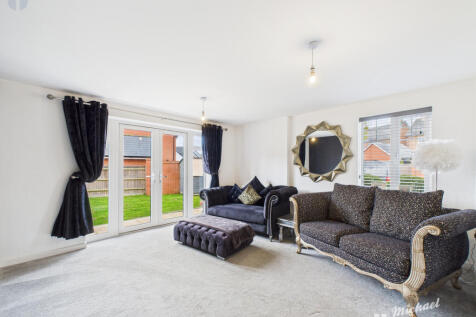 CAM03218G0-PR0817-STILL007