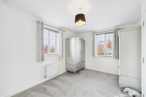 CAM03218G0-PR0817-STILL004