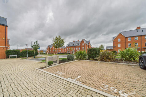 CAM03218G0-PR0817-STILL011