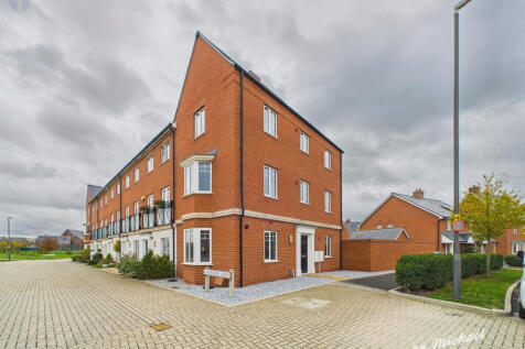 CAM03218G0-PR0817-STILL012