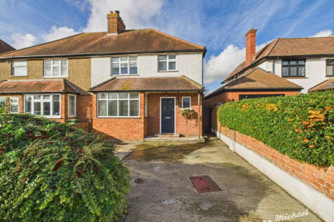 CAM03218G0-PR0827-STILL027-thumbnail-h750-70