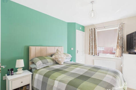 CAM03218G0-PR0830-STILL008-thumbnail-h750-70