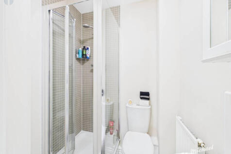 CAM03218G0-PR0830-STILL006-thumbnail-h750-70