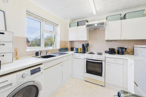 CAM03852G0-PR0477-STILL007-thumbnail-h750-70