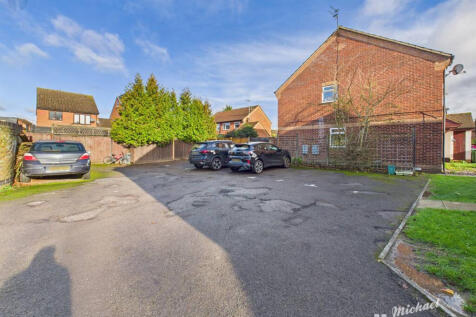 CAM03852G0-PR0477-STILL009-thumbnail-h750-70