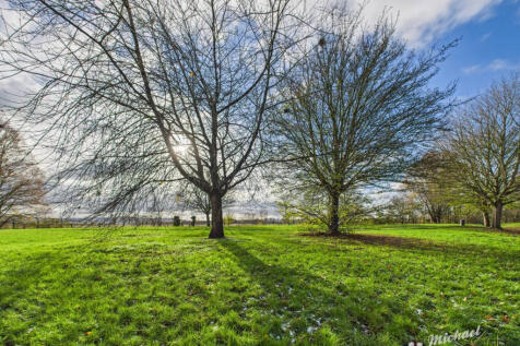 CAM03852G0-PR0477-STILL013-thumbnail-h750-70