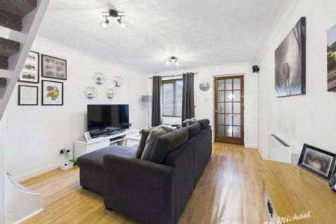 CAM03852G0-PR0475-STILL009-thumbnail-h750-70