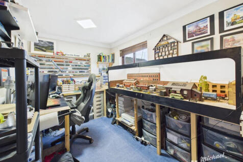 CAM03852G0-PR0475-STILL005-thumbnail-h750-70