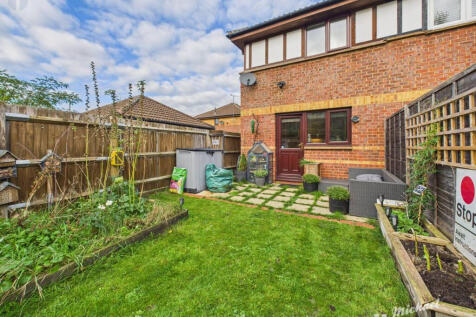 CAM03852G0-PR0475-STILL008-thumbnail-h750-70