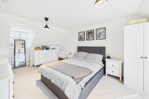 CAM03852G0-PR0479-STILL011