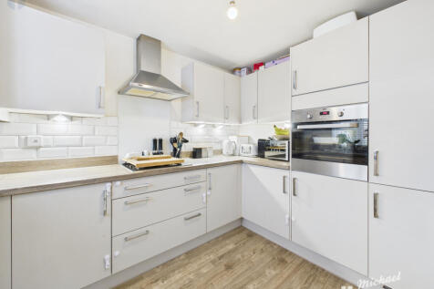 CAM03852G0-PR0479-STILL005