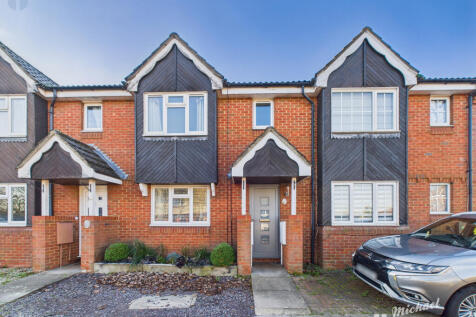 CAM03218G0-PR0831-STILL015