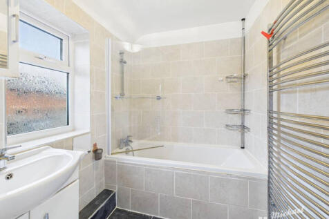 CAM03852G0-PR0466-STILL009-thumbnail-h750-70