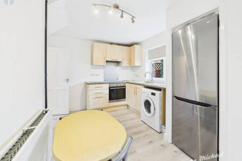 CAM03852G0-PR0466-STILL004-thumbnail-h750-70