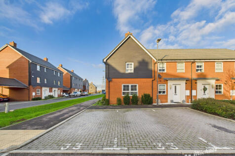 CAM03852G0-PR0482-STILL018