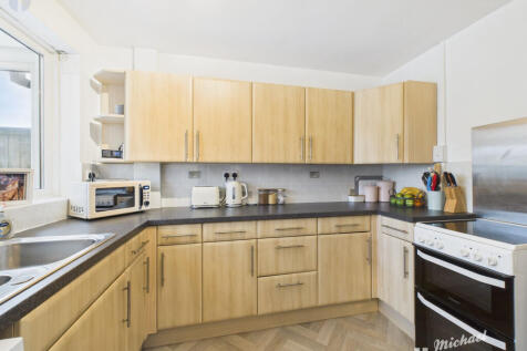 b54be2efe94746d1bc95196e604a5501_80_CAM03218G0-PR0