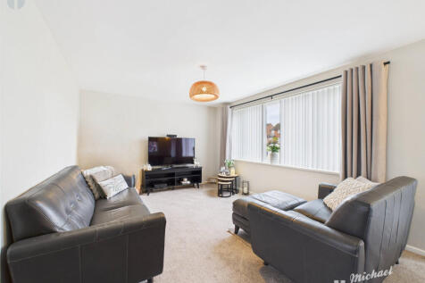 CAM03218G0-PR0833-STILL018 (1)