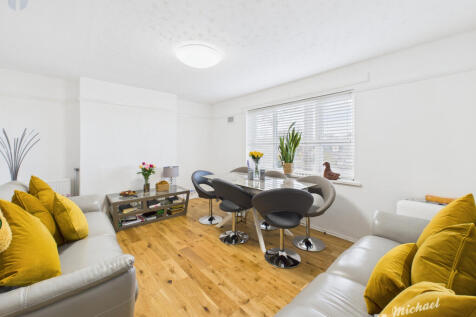 CAM03852G0-PR0474-STILL003