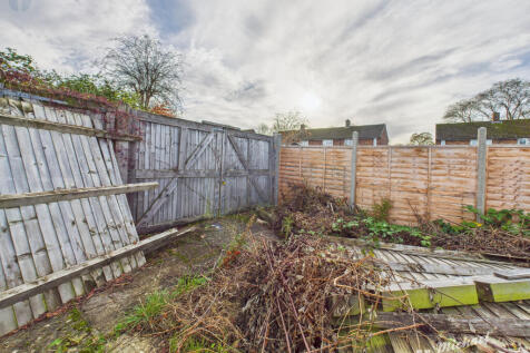 CAM03852G0-PR0474-STILL009