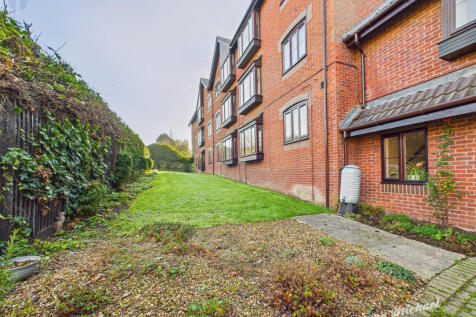 CAM03218G0-PR0835-STILL005