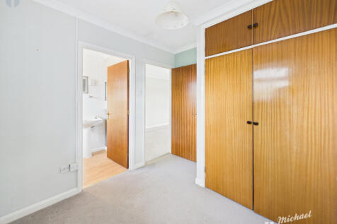 CAM03852G0-PR0480-STILL017