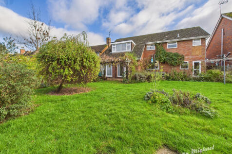 CAM03852G0-PR0480-STILL021