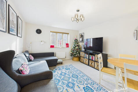 CAM03852G0-PR0488-STILL005