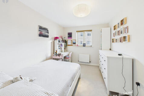 CAM03852G0-PR0488-STILL001