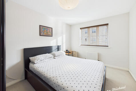 CAM03852G0-PR0488-STILL003