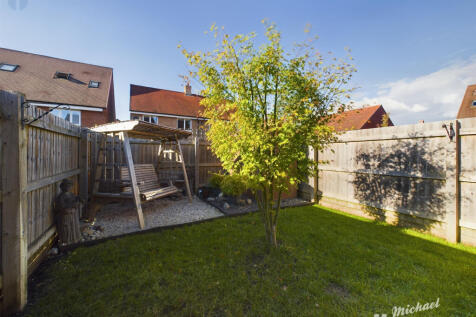 CAM03852G0-PR0112-STILL005