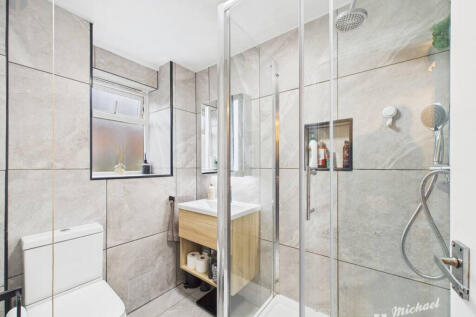 CAM03218G0-PR0853-STILL017-thumbnail-h750-70