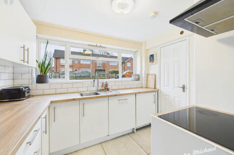 CAM03218G0-PR0853-STILL005-thumbnail-h750-70