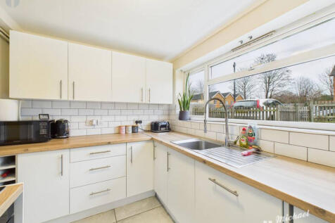 CAM03218G0-PR0853-STILL006-thumbnail-h750-70