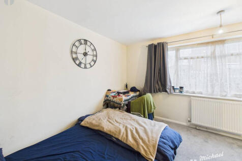 CAM03218G0-PR0853-STILL020-thumbnail-h750-70