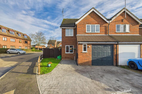 CAM03852G0-PR0518-STILL018