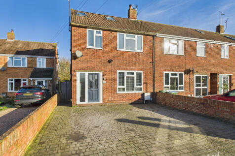 CAM03852G0-PR0538-STILL001