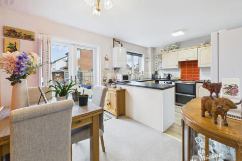 CAM03852G0-PR0540-STILL006