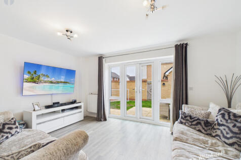 CAM03218G0-PR0793-STILL013