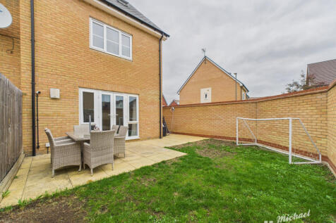 CAM03218G0-PR0793-STILL015